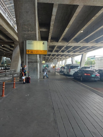 수완나폼 B게이트 4번 출입구