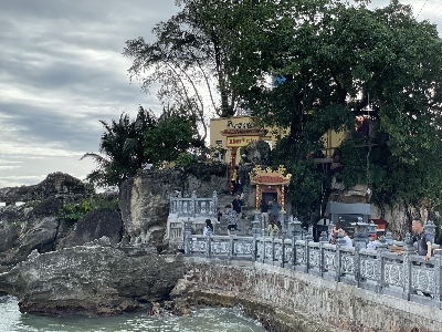 딘커우 사원
